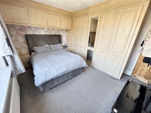 Bedroom- click for photo gallery